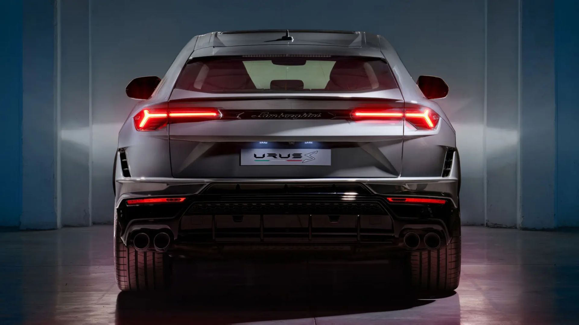 Lamborghini Urus 2023 gets an update for its base model rear
