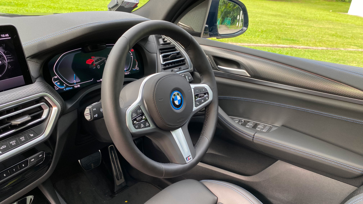 Image of the BMW iX3 2023