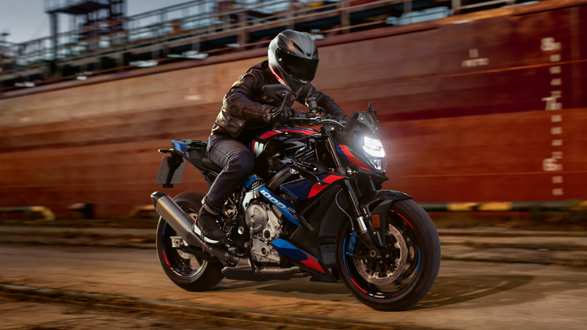 BMW M100 R 2023: Launch, Specs, Features, Photos