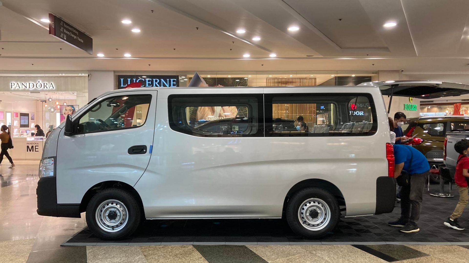 Nissan Urvan 2023 facelift side view