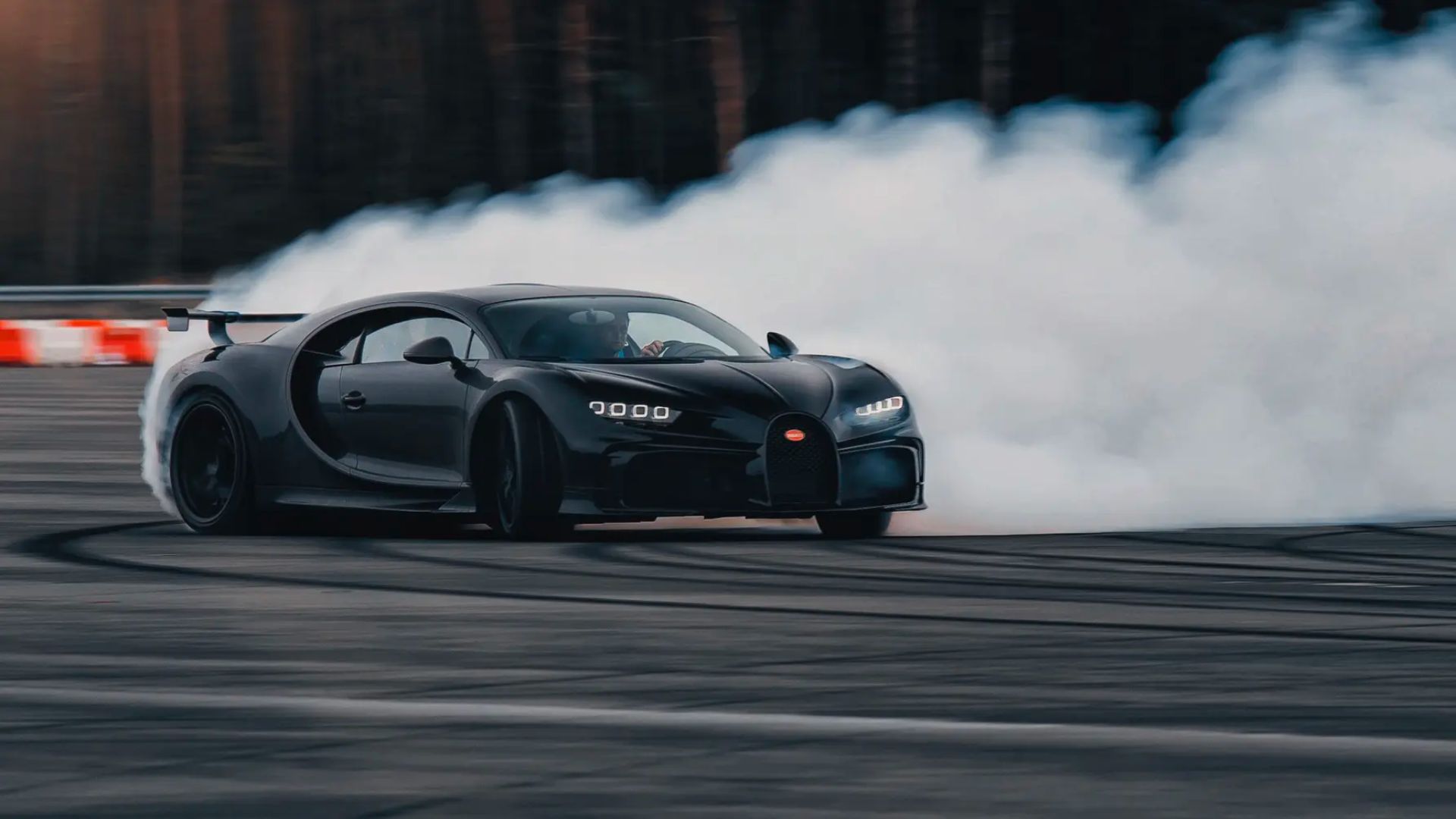 Bugatti Chiron Pur Sport drifting