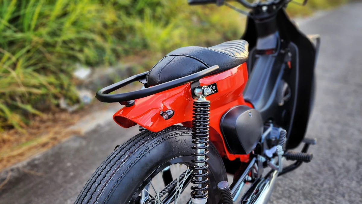 Iron Macchina Customs Honda Super Cub C70