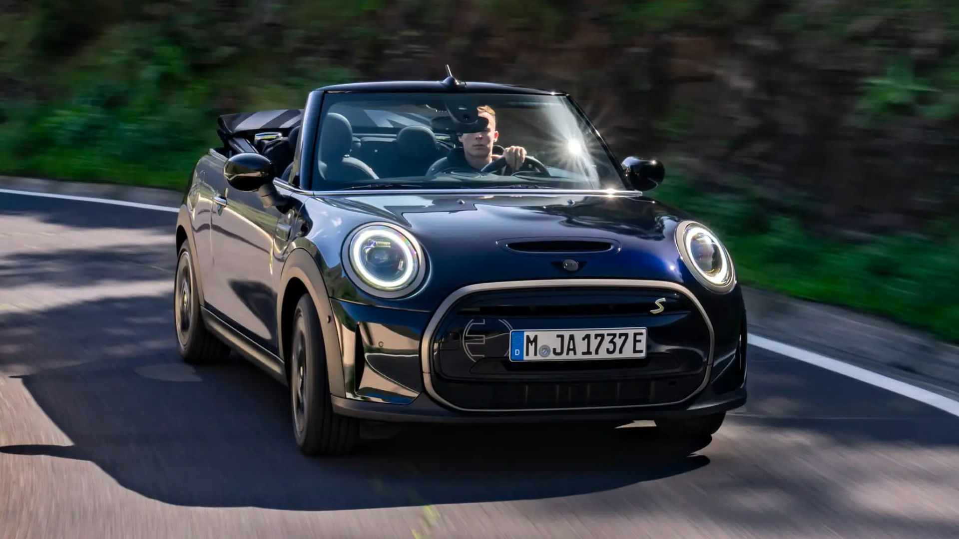 The Mini Convertible gets the full electric treatment