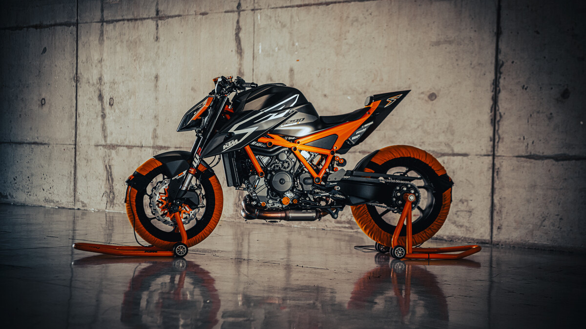 2023 KTM 1290 Super Duke RR: Specs, Features, Photos