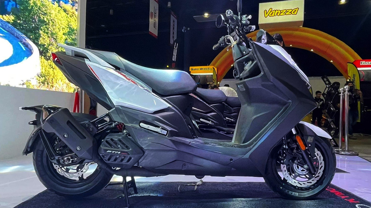 Profile of the 2023 Kymco KRV Moto 180