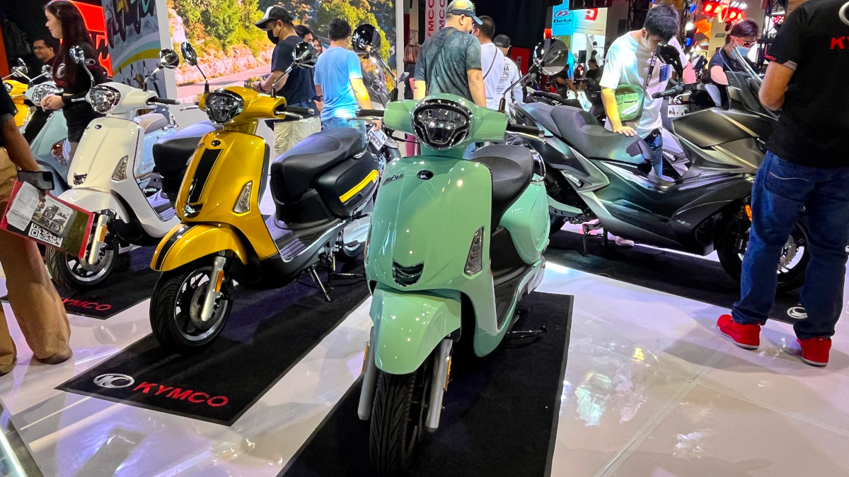 kymco like 125, kymco like 150i new colors launched at 2023 makina moto show