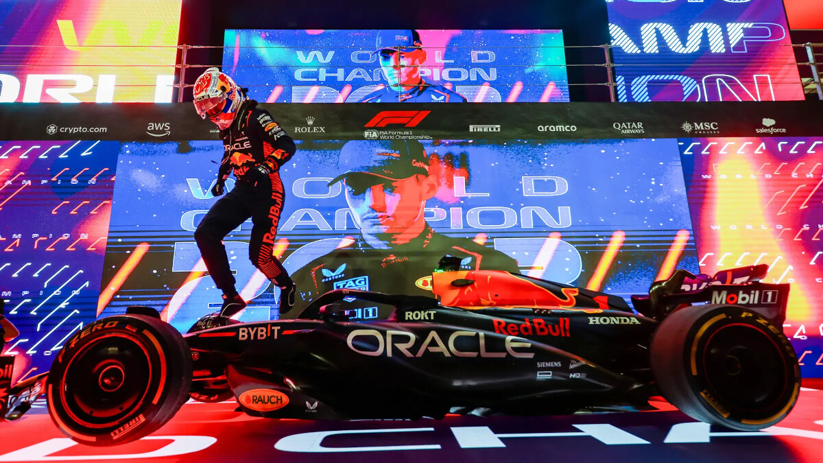 Honda Cars Philippines › Honda's First Formula 1 World Championship Title  for 30 years Max Verstappen Wins the 2021 Drivers' World Championship