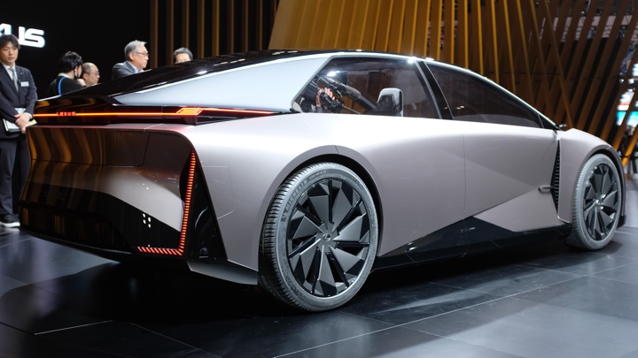 JMS 2023: The Lexus LF-ZC and LF-ZL are introduced at the 2023 Japan ...