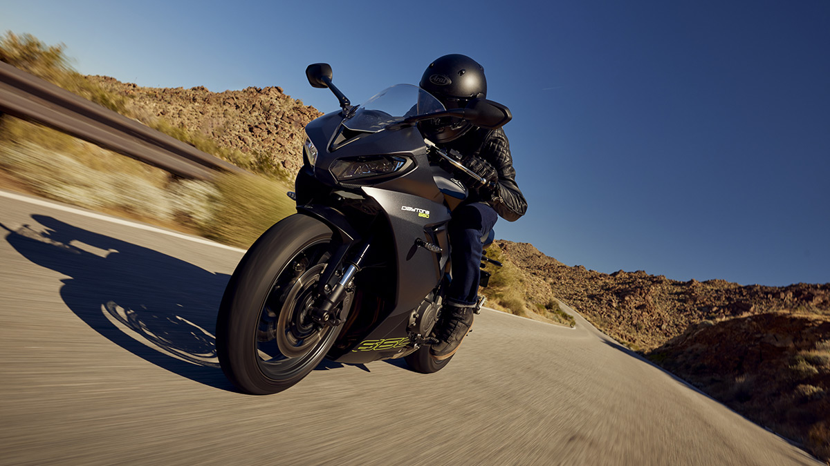 Triumph Daytona 660: Global launch, Specs, Price, Features