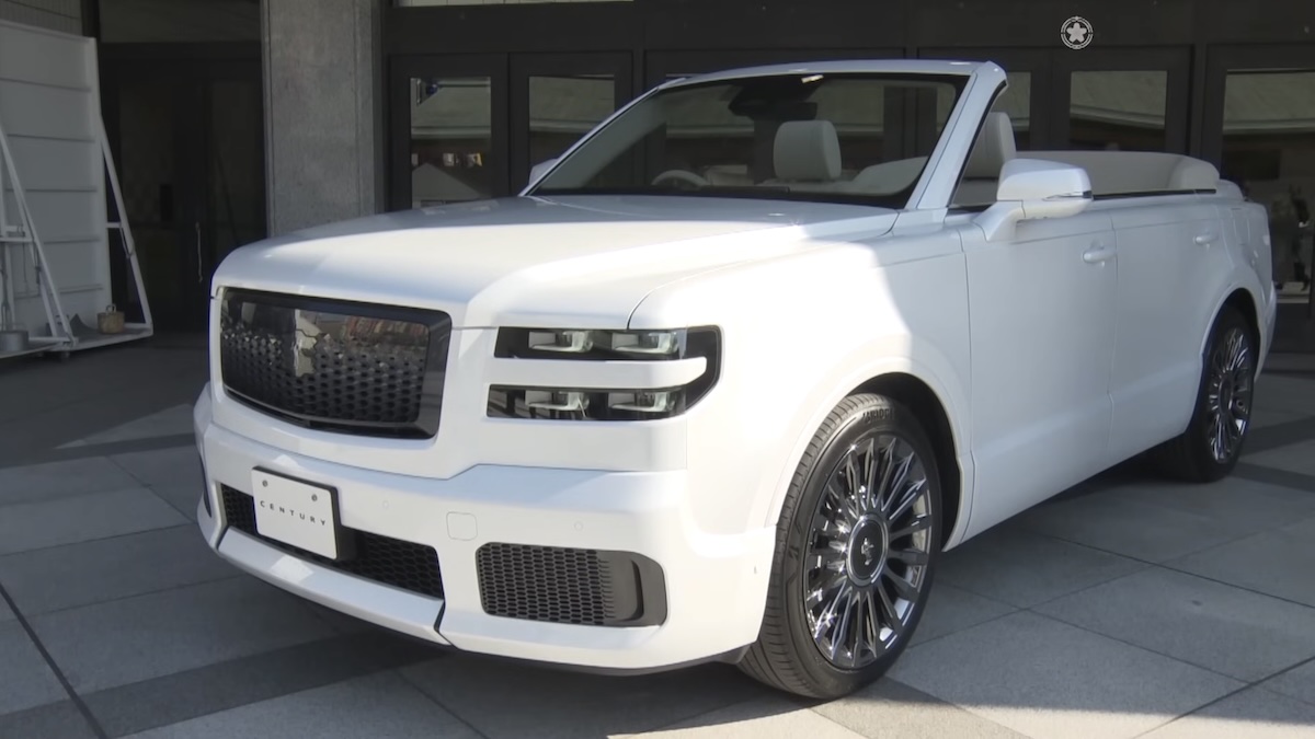 Toyota Century SUV Convertible customized for sumo champions