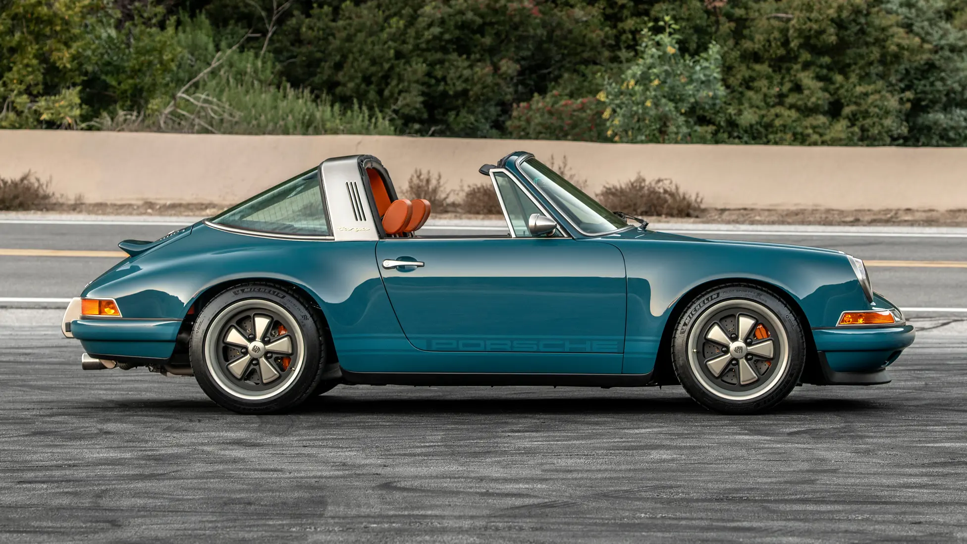 Porsche 911 Targa Singer