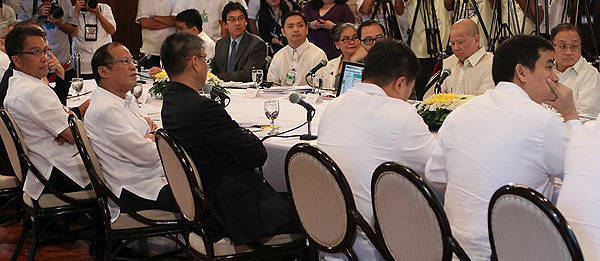 TopGear.com.ph Philippine Car News - NLEX, SLEX Connector Road project presented to PNoy