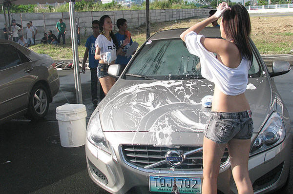 Bikini Car Wash : r/candidcarwash