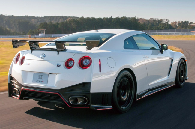 This is what the Nissan GT-R Nismo looks like on the track and up close