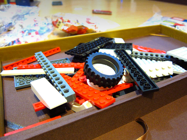 Building the Volkswagen Camper Lego