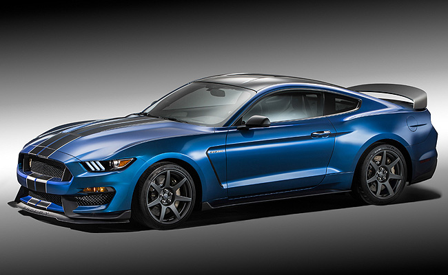 Alongside awe-inspiring GT, Ford presents Shelby GT350R Mustang