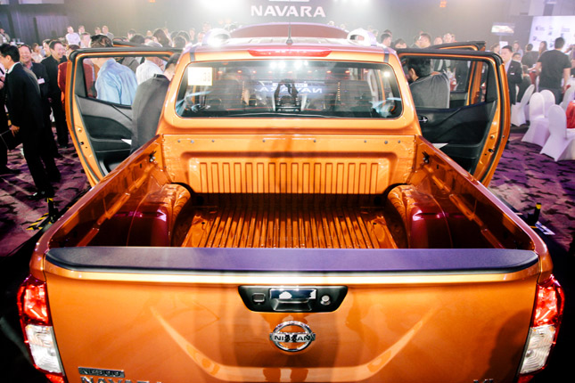 Nissan Np300 Navara Variants Specs Colors