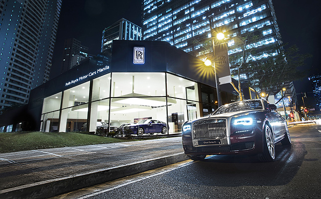 RollsRoyce Opens a New Flagship Store in Londons Mayfair