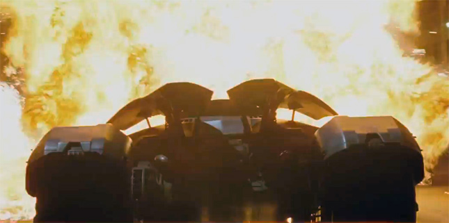 Batman/Superman movie trailer shows new Batmobile in fleeting, fiery action