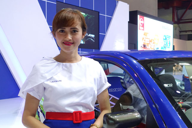 Indonesia International Motor Show booth girls