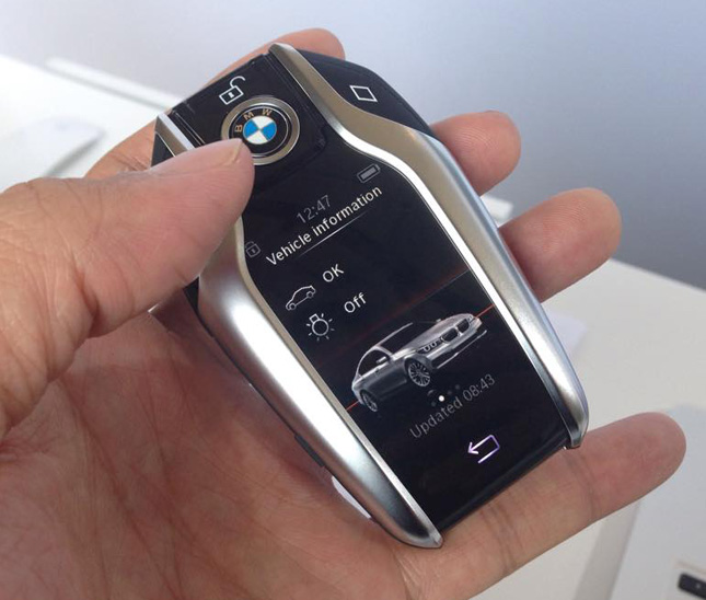 Look: We get our hands on the high-tech key of the all-new BMW 7-Series