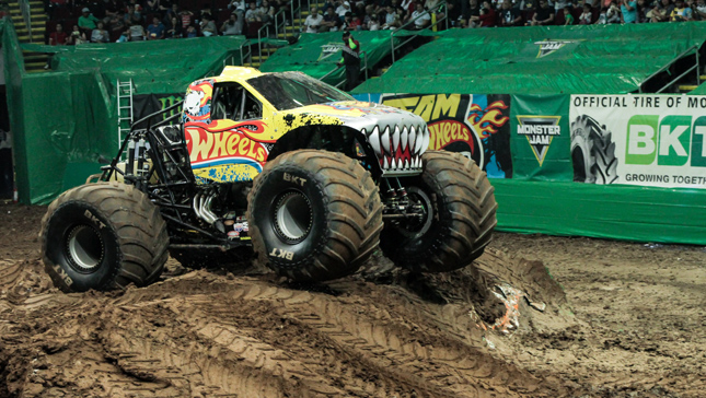 21 images: The high-flying trucks of Monster Jam 2016