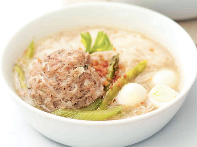 Meatball Soup with Misua