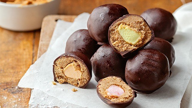 graham balls with peanut butter