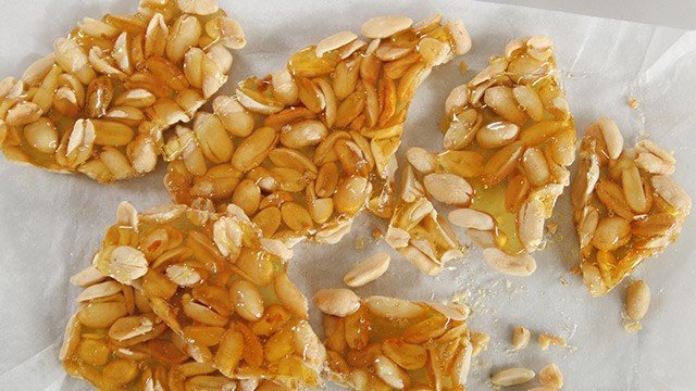 peanut brittle recipe image