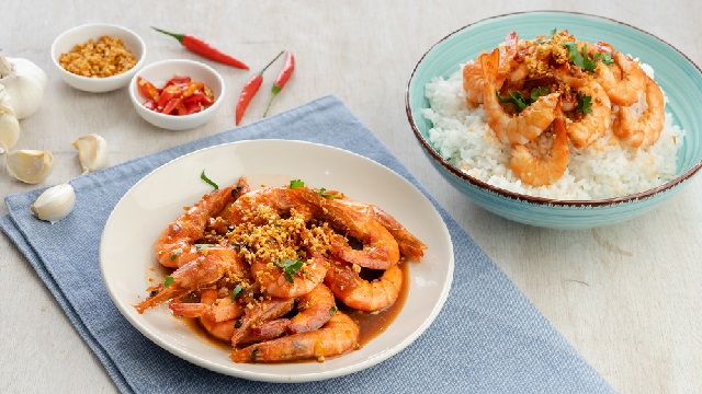 Sweet garlic shrimps can be served ala carte or peeled and deveined over rice.