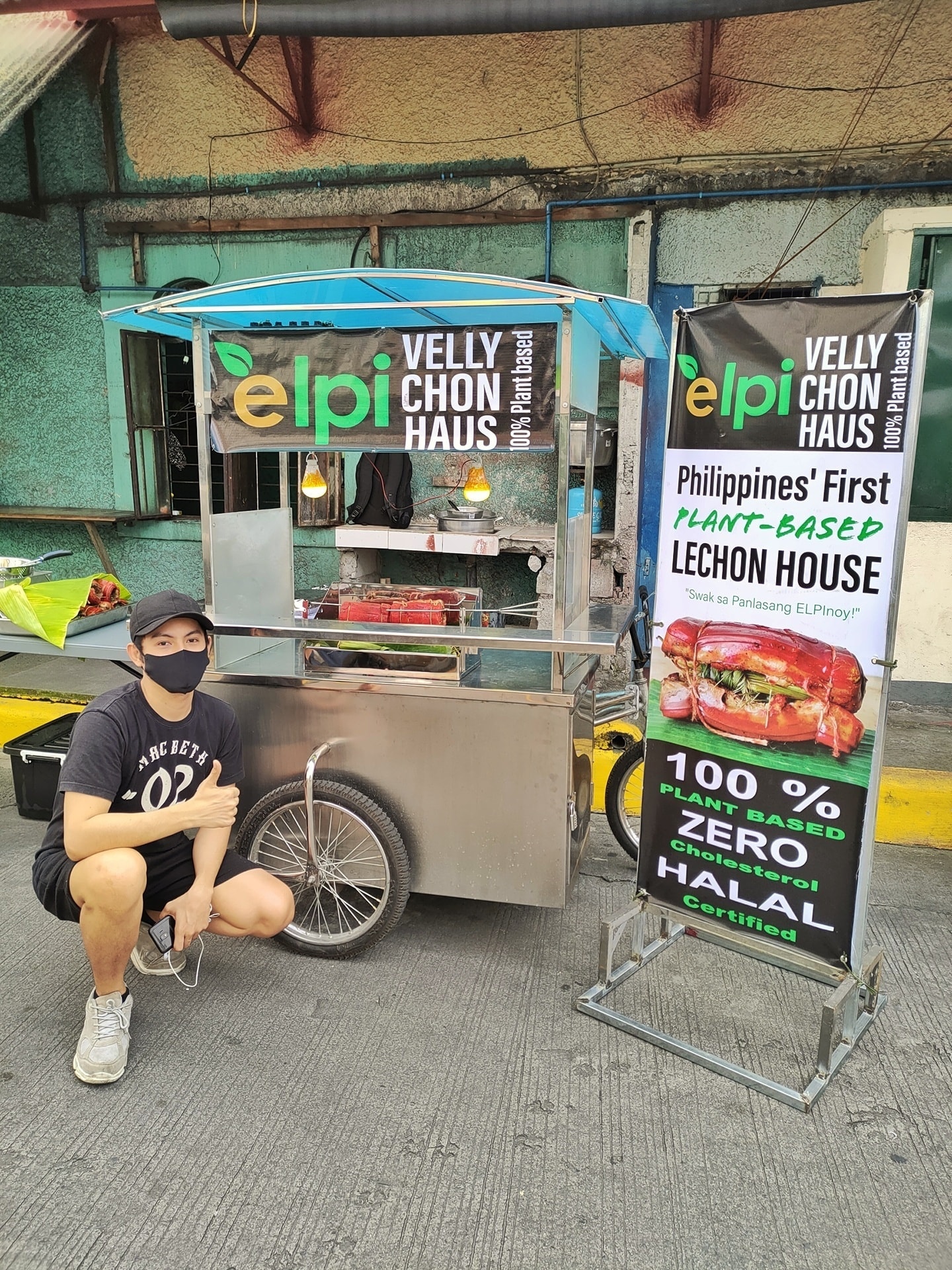 Chef Elpi and his mobile food stall