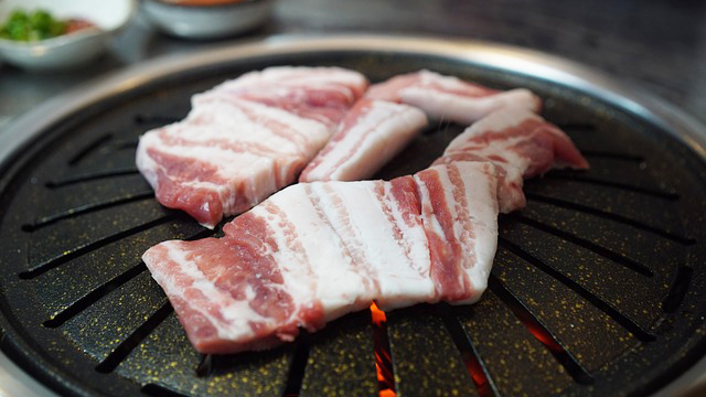 liempo on a korean barbecue grill