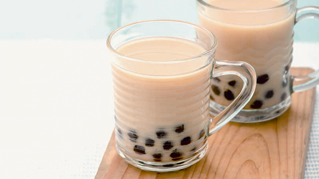 Milk tea is easy to make at home with the right ingredients.